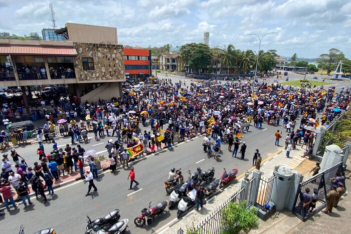 Протестующие ворвались в резиденцию президента Шри-Ланки Политика, Российская газета, Шри-ланка, Видео, Длиннопост