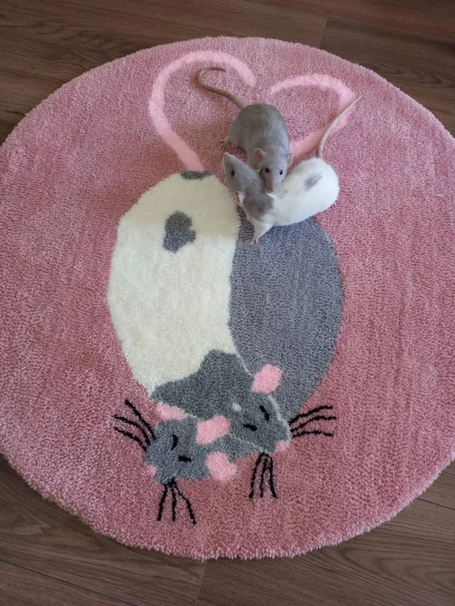 Клиентка захотела коврик с изображением ее крыс Крыса, Коврик