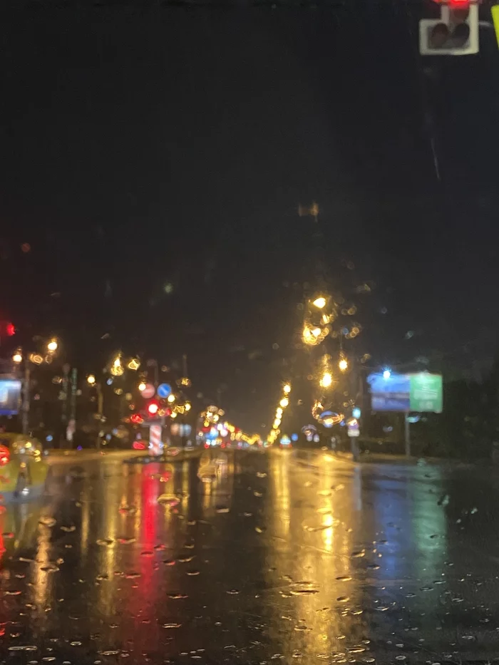 Moscow is rainy... - My, SEAD, Moscow, Rain, Night, Mobile photography, beauty of nature, No filters