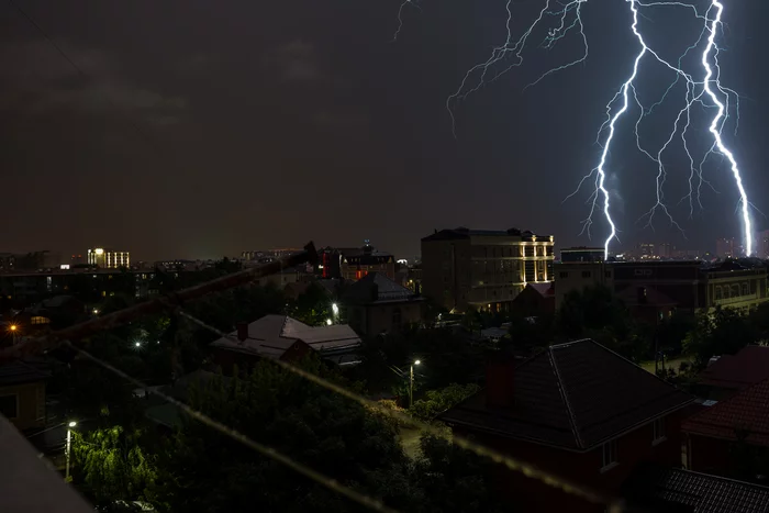 Ответ malloc в «Вчерашняя гроза» - Моё, Фотография, Гроза, Молния, Ответ на пост, Краснодар, Ночь