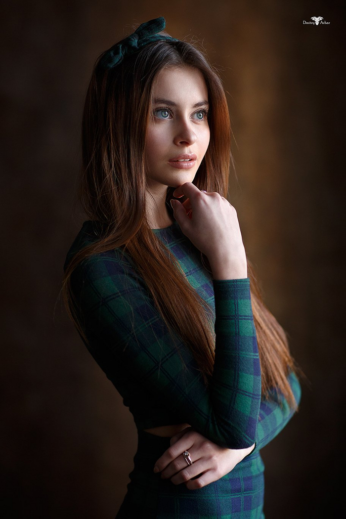  , 