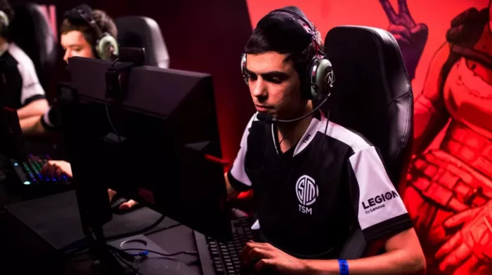 Apex Legends player during the $2 million tournament didn't shoot at the departed opponent - both teams made it to the final - eSports, Apex legends, Respect, Athletic behavior, Video