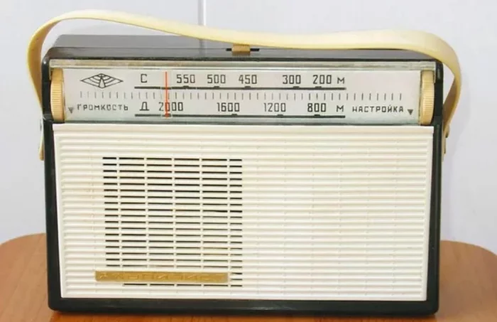 Radio receivers of the USSR. The most massive and formidable Alpinist - Radio, Mountaineering, the USSR, Made in USSR, Yandex Zen, Longpost
