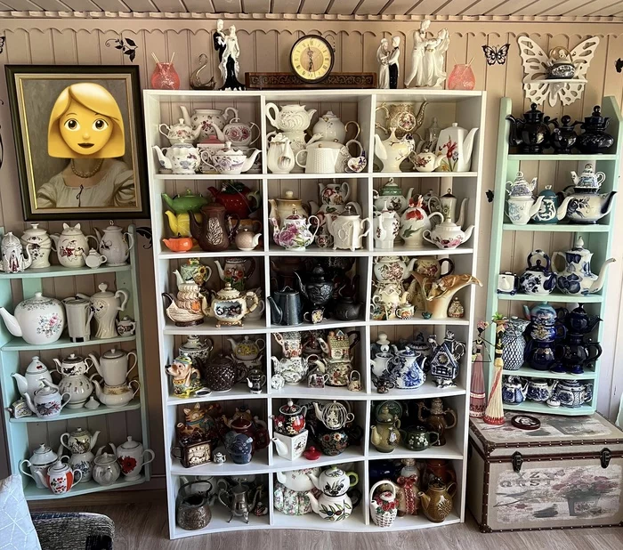 Mom's teapot collection - My, Kettle, Collection, Gzhel, Dacha, Mum, Longpost, Collecting