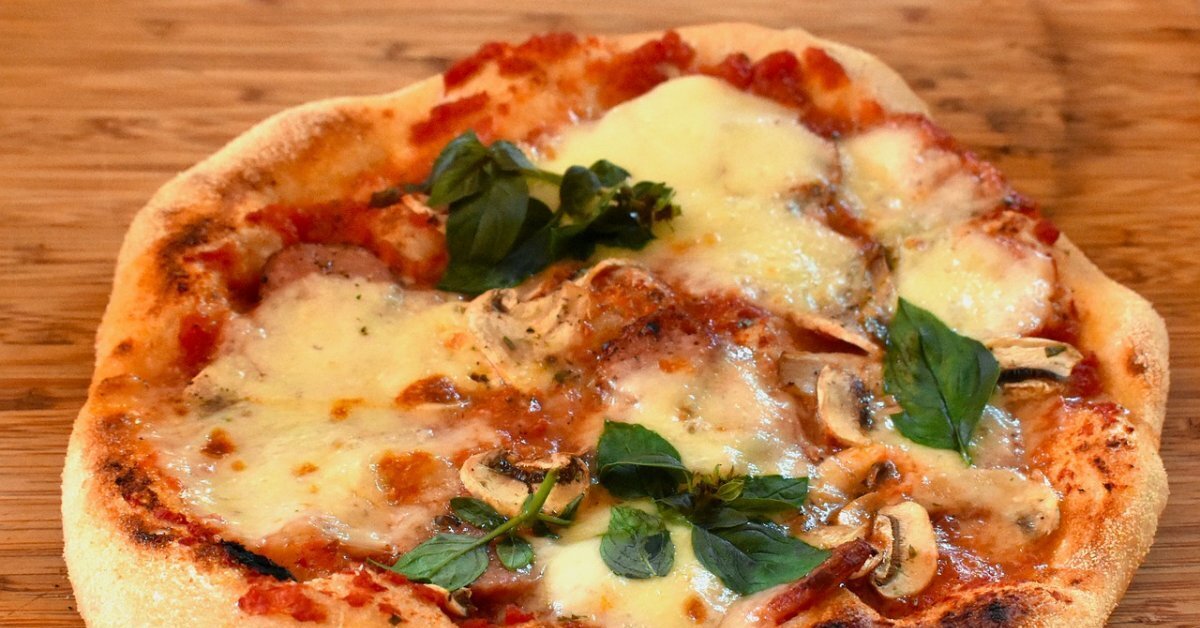 Рецепт теста для пиццы классический итальянский. Неаполитанская пицца Италия. Моцарелла для неаполитанской пиццы.