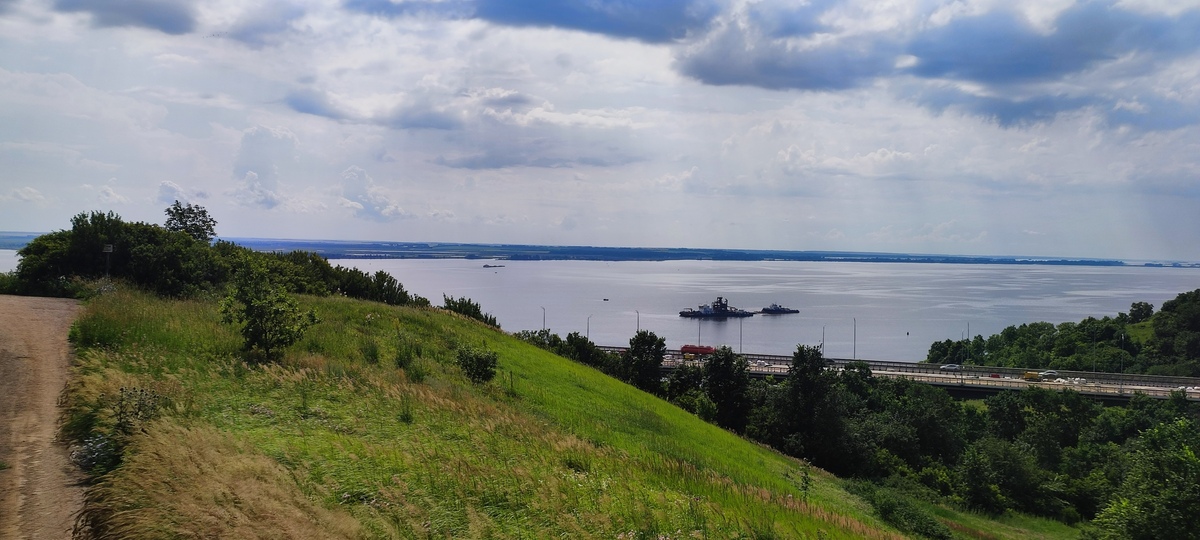 Село Сорочьи горы Татарстан. Сорочьи горы Татарстан рыбалка. Сорочьи горы Мурзиха переправа. Река Кама в Татарстане.