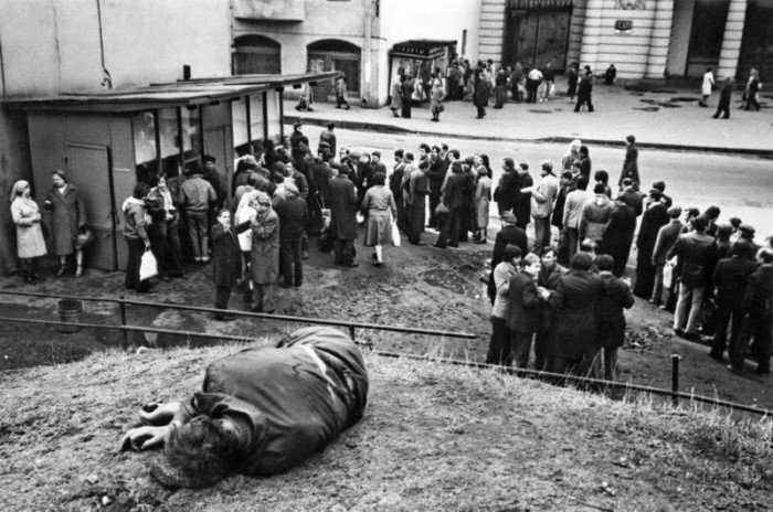 Интересные исторические фотографии ч.19 - Старое фото, История, История России, МММ, Лужники, Болельщики, Футбольные фанаты, Луганск, Березовский, Скат, На-На, Адольф Гитлер, Чечня, Ротшильды, Покушение, Война во Вьетнаме, Длиннопост, Повтор