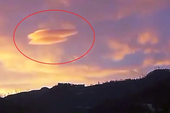Hung UFO or natural anomaly. In the mountains of Sochi filmed a strange cloud in the sky - Краснодарский Край, Astronomy, Clouds, UFO, Sochi, Video, Video VK, Longpost