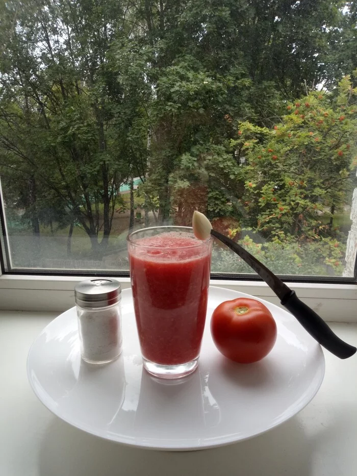 drink - Tomatoes, Cup, Salt, Garlic, Flavors, Knife, Window, Juice, Pulp