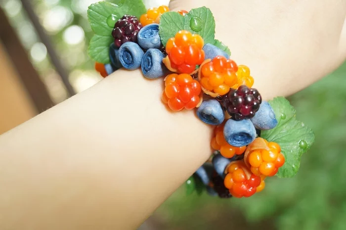 Cloudberry ripened on bracelets!! - My, Needlework without process, Needlework, Longpost, Decoration, Лепка, Polymer clay, Berries, Girls, Women, Summer, Nature, beauty, beauty of nature, Presents, Interesting, Creation, Art, Realism, The photo