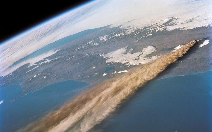 Volcano Klyuchevskoy, Russia, October 11, 1994. - Space, Pictures from space, NASA, Klyuchevskoy Volcano, Eruption, Volcano