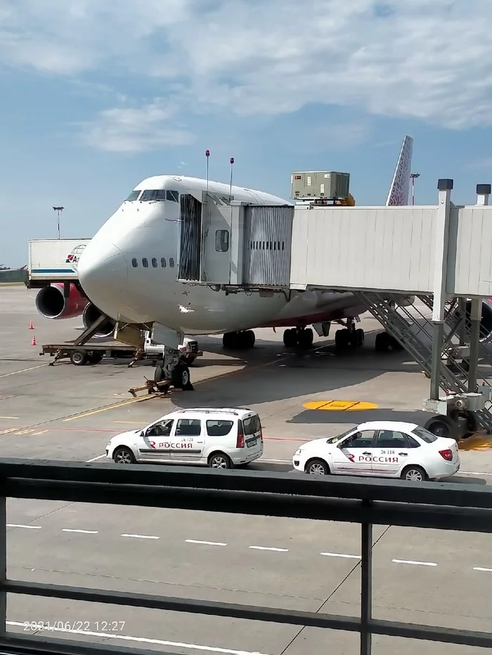 Airport St. Petersburg. Is there anyone who is afraid of flying? - My, The airport, Saint Petersburg, Airplane