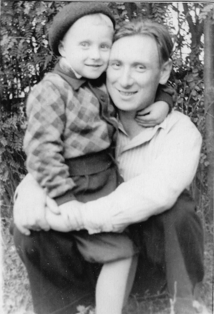 It was good in dad's arms - My, The photo, On hand, Father, Old photo, 50th, Childhood memories