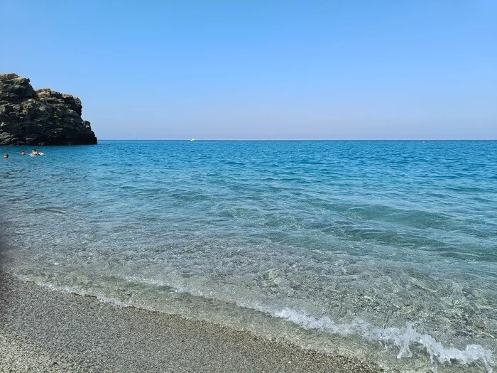 The sea is in your feed - My, Sea, Italy, Tyrrhenian Sea, Beach, Beach vacation, Mobile photography, Photo on sneaker, Summer, Video, Youtube