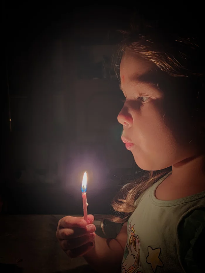 Until the light fades, until the candle burns - My, Chistye Prudy, Candle, Children, The photo