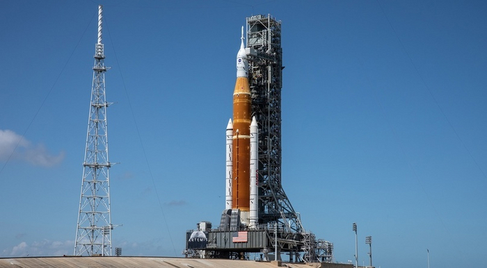 НАСА готовится заключить контракт на услуги запуска SLS с совместным предприятием Boeing-Northrop. Space News