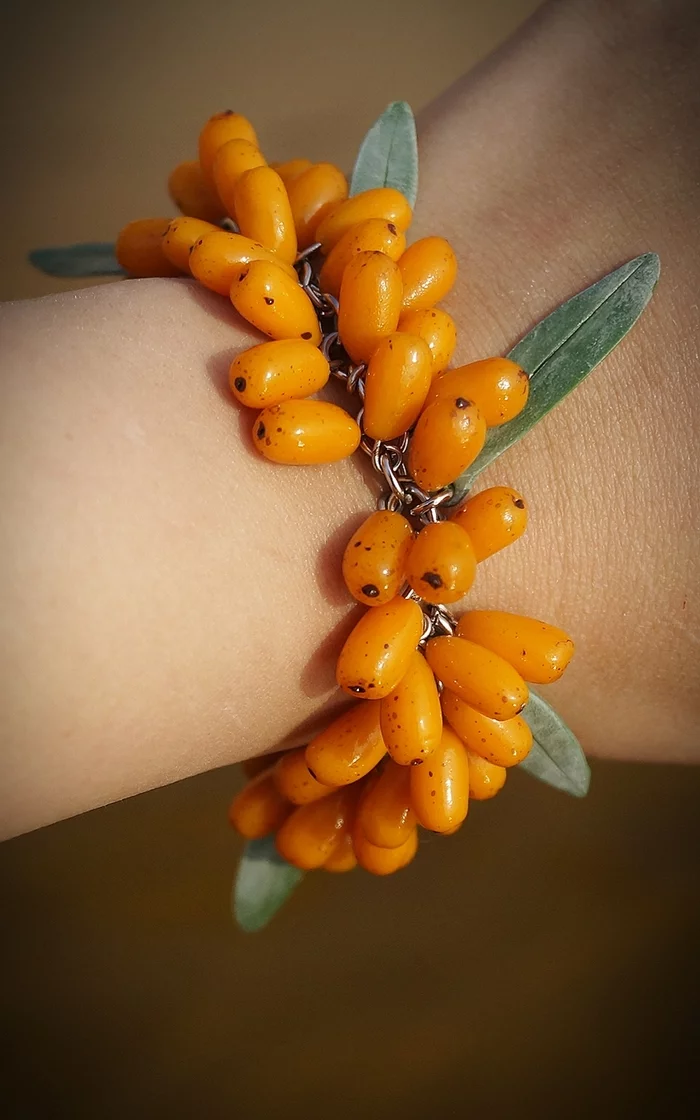 Sea buckthorn handmade bracelet! - My, Polymer clay, Needlework without process, Creation, Art, Summer, Berries, Presents, Women, Girls, beauty, beauty of nature, The photo, Handmade, Needlework, Longpost