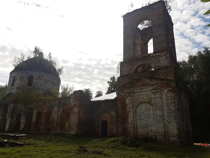 Церковь в лесу - Моё, Природа, Туристы, Туризм, Путешествия, Жизненно, Мистика, Тайны, Москва, Подмосковье, Шатура, Поход, Церковь, Религия, Одиночество, Мысли, Философия