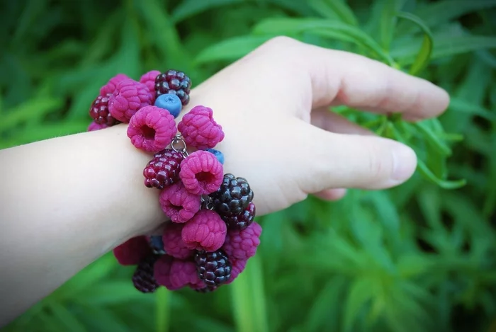 Sometimes they order bracelets without leaves) we will make it for every taste) I personally like it more with leaves) - My, Polymer clay, Handmade, Needlework without process, Needlework, Summer, Berries, Presents, Women, Girls, beauty, beauty of nature, Longpost, Creation, Art, The photo, Interesting, With your own hands, Лепка