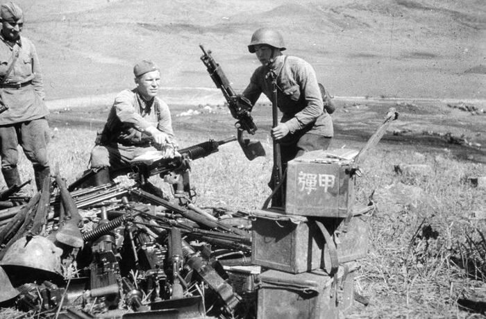 Soviet soldiers disassemble Japanese trophies after the Khasan battles - Military, Trophy, the USSR, Japan, Hasan