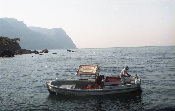 Near Balaclava - My, The photo, Crimea, Balaclava, Sea, The mountains, A boat