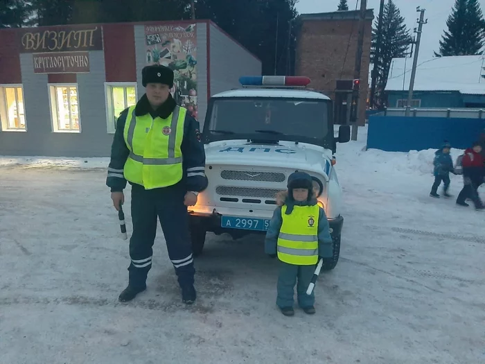 In the Omsk region, a kindergartener worked as a traffic police officer - Police, Ministry of Internal Affairs, Incident, news, DPS, Corruption, Longpost