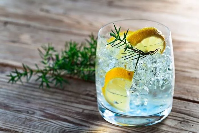 Import substitution 2.0 - Tonic, Gin-Tonic, Alcoholic cocktail