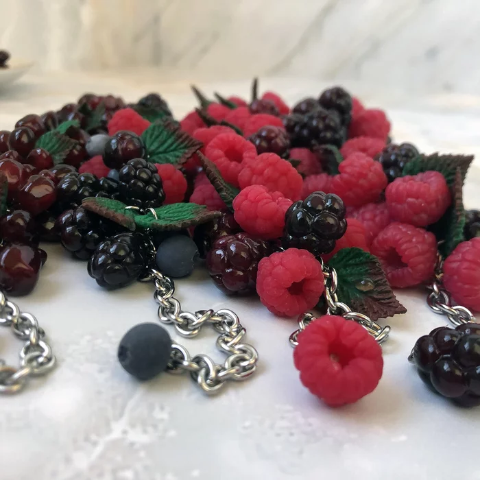 Berry abundance - My, Decoration, Needlework without process, Presents, Berries, Accessories, A bracelet, Raspberries, Currant, Blueberry, Summer, Realism, Art, Nature, Longpost, Earrings