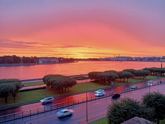 After the rain... - My, Saint Petersburg, Sunset, The photo, Photo on sneaker, beauty