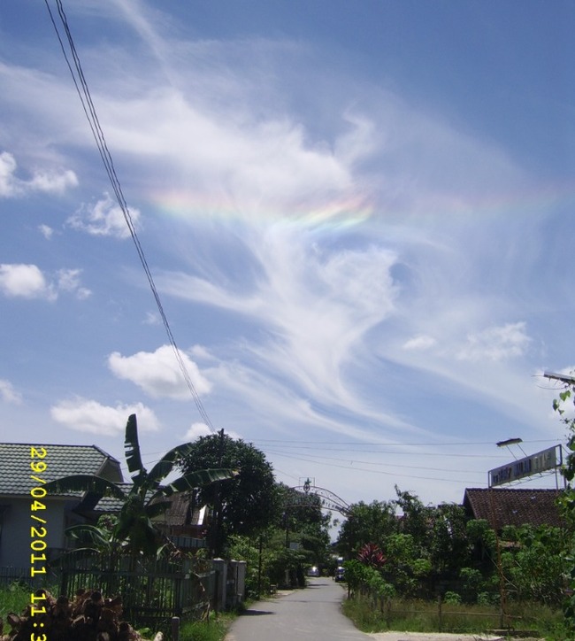 fiery rainbow - Rainbow, Fire Rainbow, Clouds, Mexico, Indonesia, Ohio, Portugal, Hawaii, Honolulu, Michigan, Texas, Florida, Pennsylvania, Halo, North Carolina, Oregon, Informative, Nauchpop, Nature, beauty of nature, Longpost