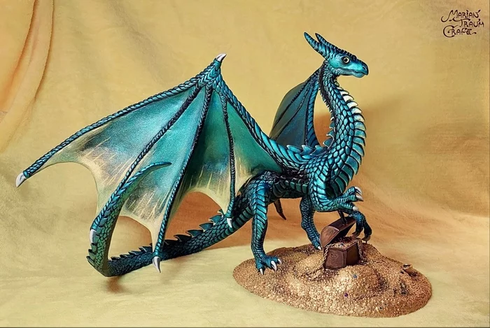 Emerald dragon guarding his treasures | Handmade - My, Лепка, Polymer clay, Handmade, Figurines, With your own hands, The Dragon, Fantasy, Creation, Sculpture, Needlework, Needlework with process, Art, Craft, Wings, hidden treasures, Gold, Box, Video, Video VK, Longpost