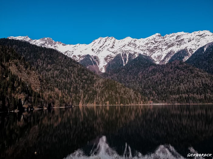 Lake Ritsa - My, The mountains, Vertex, Mountain Lake, Nature, Lake, Landscape, The photo, Mobile photography