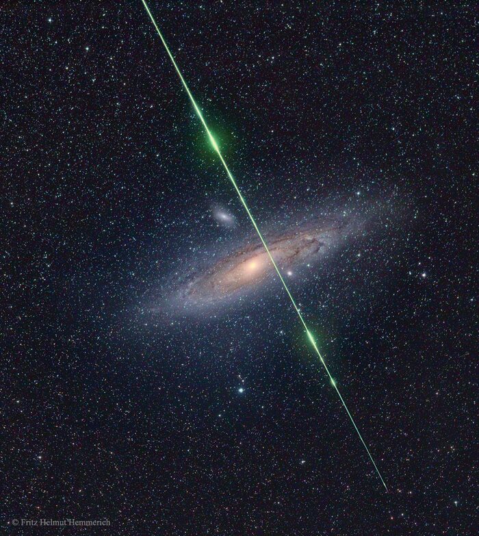 Meteor in front of the Galaxy on August 07, 2022 - Space, Planet, Astronomy, Milky Way, Starry sky, Astrophoto, Universe, Galaxy, Meteor, Astrophysics