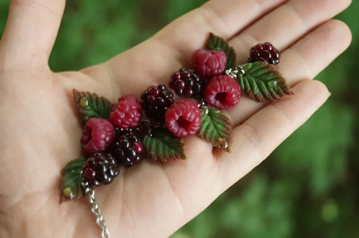 Fine neat handmade bracelet - My, Needlework without process, With your own hands, Handmade, Summer, Berries, Лепка, Polymer clay, Creation, Art, Girls, Women, beauty, beauty of nature, Nature, Presents, Decoration, Needlework, Longpost, Gracefulness