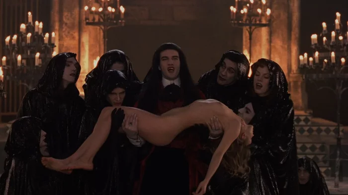 Сиськи в фильме Интервью с вампиром /Interview with the Vampire: The Vampire Chronicles (1994) - NSFW, Сиськи, Фильмы, Драма, Ужасы, Фэнтези, 90-е, Длиннопост