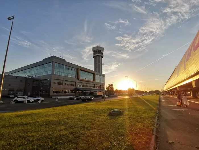 Beautiful sunset - Kazan, The airport, Sunset, The photo