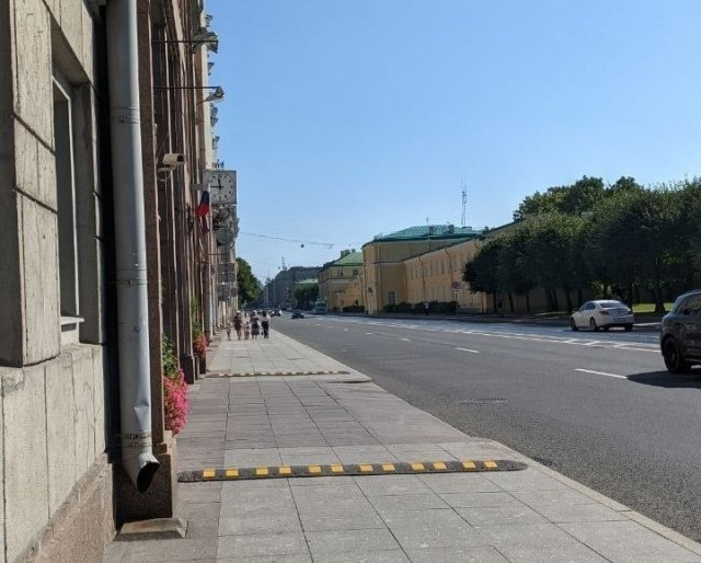 Somewhere in Petersburg - Sidewalk, Speed ??bump, Saint Petersburg, I cried