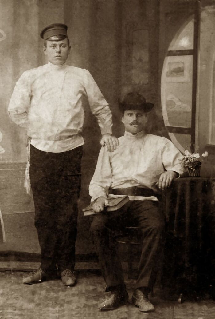 Кузнец с молотобойцем, Нижний Новгород