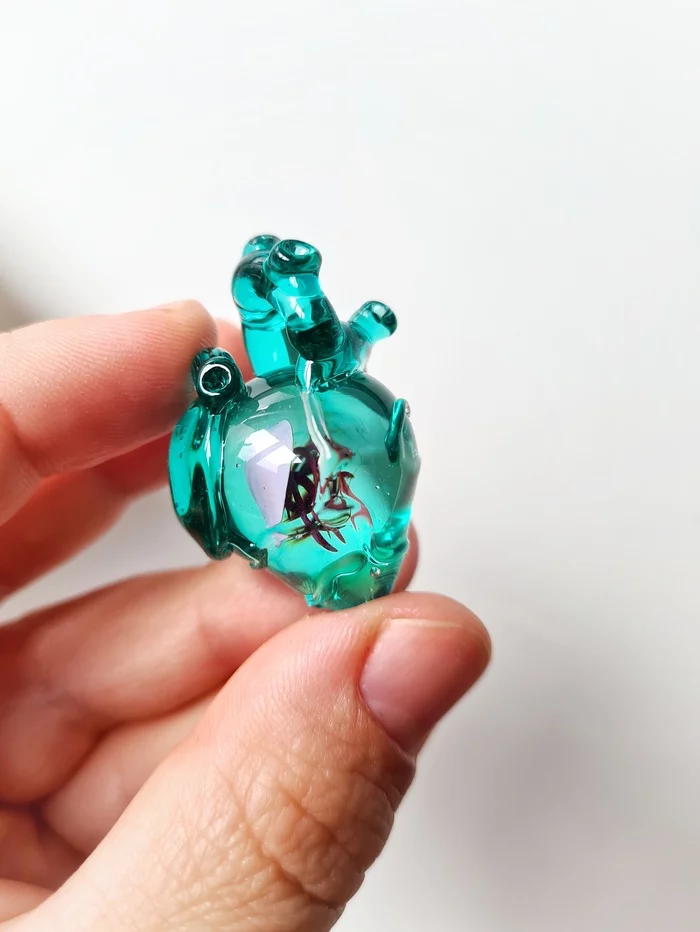 Heart with jellyfish - My, Needlework without process, Lampwork, Heart, Pendant, Anatomical heart, Video, Video VK, Longpost