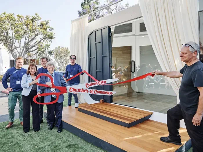 Los Angeles-based startup turns recycled plastic into stylish mini-homes using 3D printing - Ecology, Garbage, Production, 3D печать, 3D printer, Building, Longpost