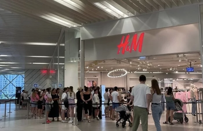 Кто все эти покупатели? - Моё, Казань, Мега, Ажиотаж, H&m, Магазин, Очередь