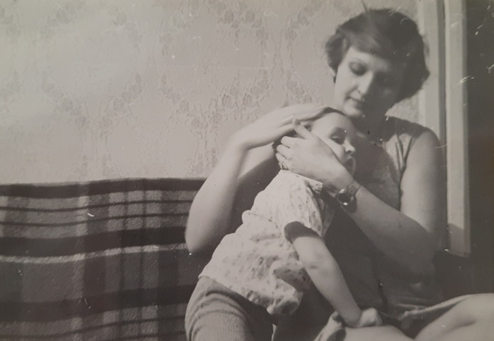 Мамины объятия