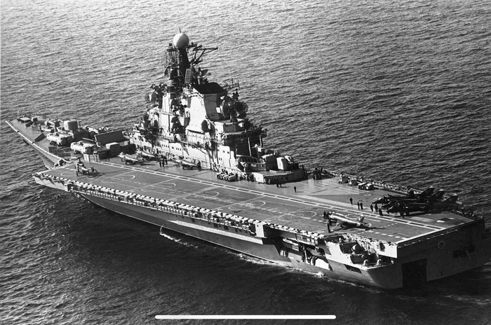 Ответ на пост «Авианесущий крейсер "Рига"» Фотография, Старое фото, Черно-белое фото, Сделано в СССР, 80-е, Крейсер, Ответ на пост