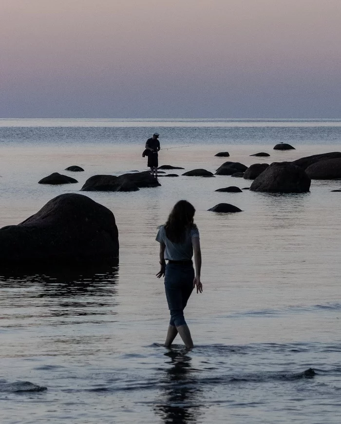 Fishing - My, The Gulf of Finland, Girls, Sea, A rock, Boulder, Evening, Logs