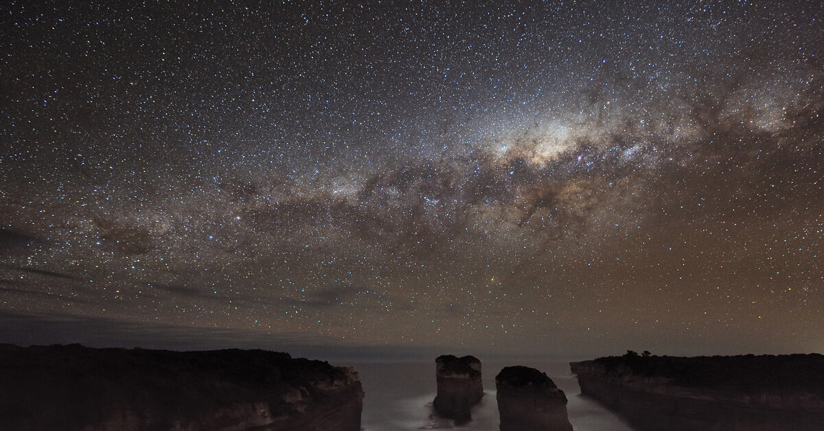 Ночь реальное фото. Млечный путь. Небо National Geographic. Night Sky HDRI. Когда вы смотрите на звёзды, вы видите прошлое..