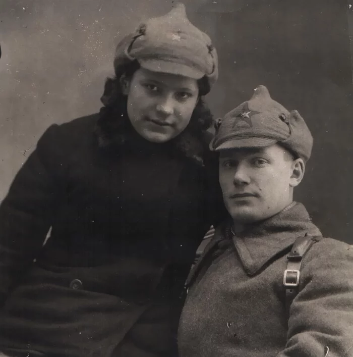 Portrait of parents, city of Inza, Ulyanovsk region, January 1942 - Old photo, Black and white photo, the USSR, История России, History of the USSR, Inza, The Second World War, 1942