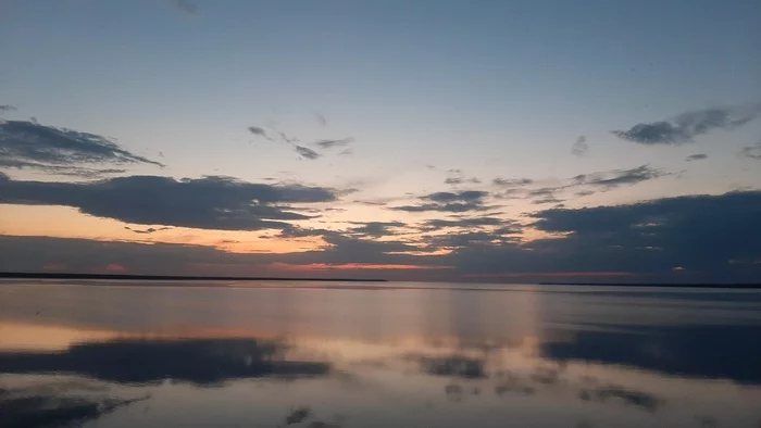 Тишь да гладь - Моё, Река Волга, Рыбинское водохранилище, Пейзаж, Закат, Небо, Красота природы, Облака, Отражение