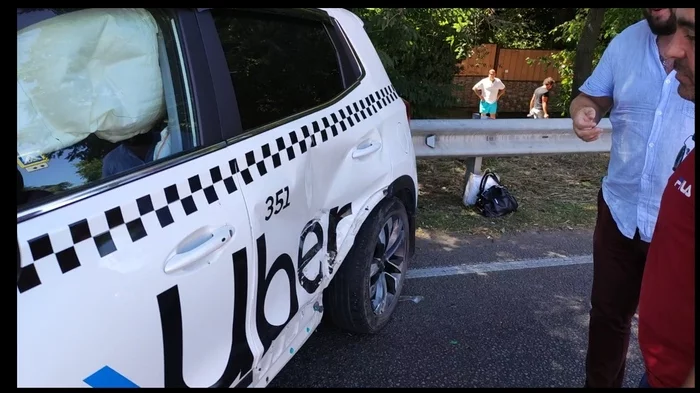 Had an accident on a Yandex taxi? Here's 300 rubles for you and go to hell! - My, Road accident, Negative, Yandex Taxi, Mat, Longpost