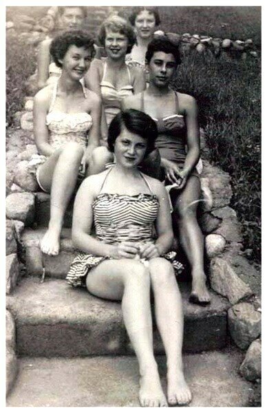 Beach fashion 20s-30s - Old photo, Beach, Fashion, Girls, Longpost, Black and white photo