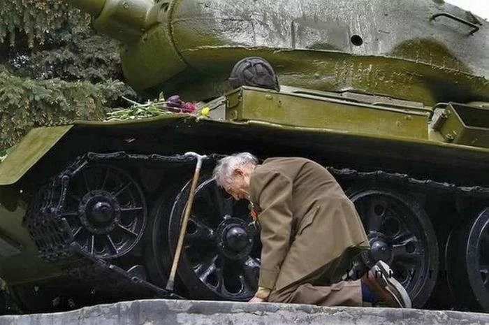 Veteran of the Great Patriotic War - Tears, the USSR, The Great Patriotic War, Monument, May 9 - Victory Day, Tanks, Memory, The Second World War